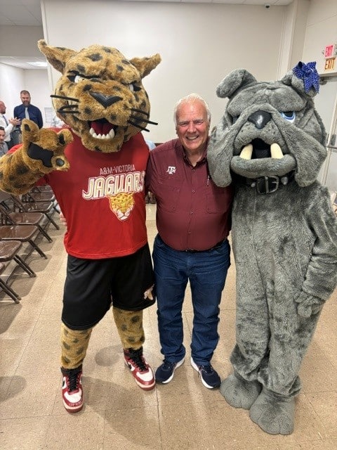 Jax, Mayor O'Neill & Yoakum Bulldog 1