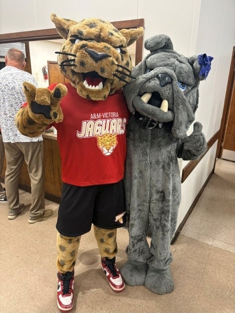 Texas A&M Victoria JAX and Yoakum Bulldog